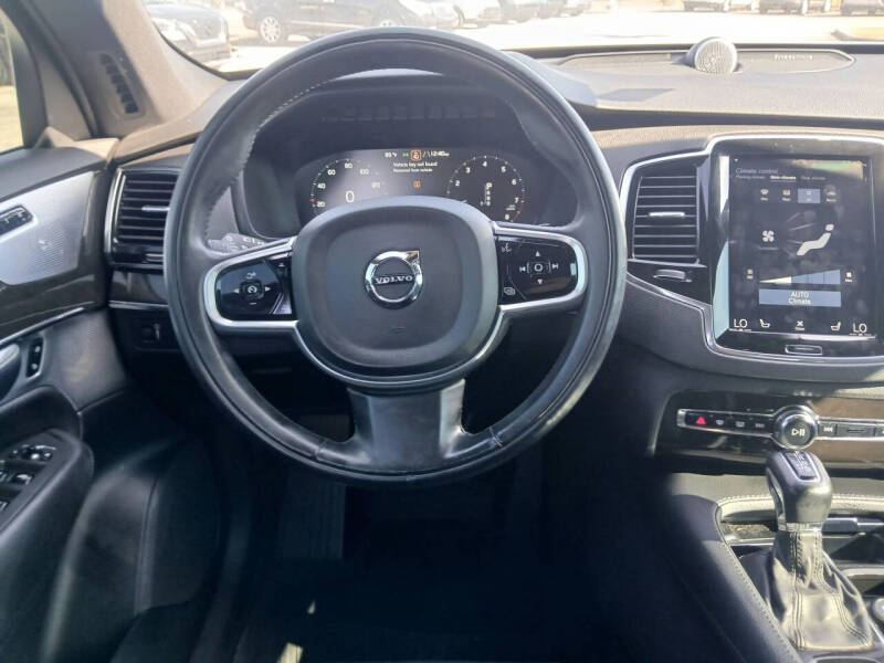 2018 Volvo XC90 T6 Momentum