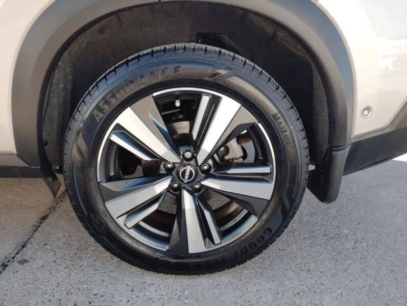 2022 Nissan Rogue SL