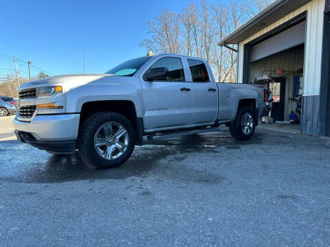 2018 Chevrolet Silverado 1500 for sale at CHAMPION CAR CENTER in Canastota NY