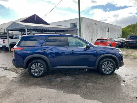 2024 Nissan Pathfinder SV