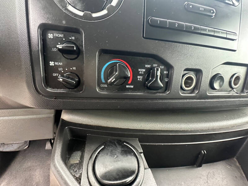 2011 Ford E-Series E-350 SD XL