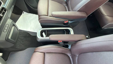 2025 Volkswagen ID. Buzz Pro S Plus 4Motion