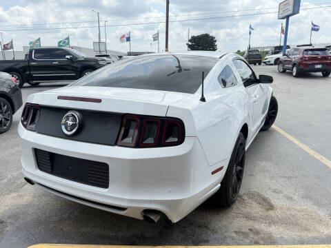 2014 Ford Mustang V6