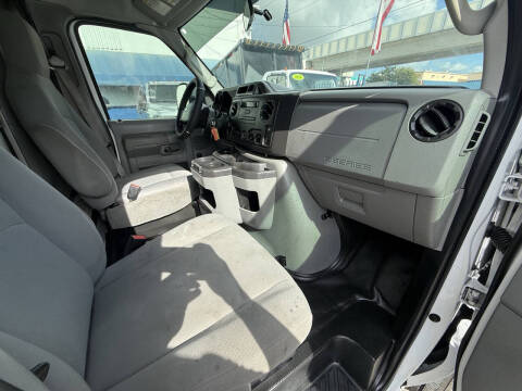 2017 Ford E-Series E-350 SD