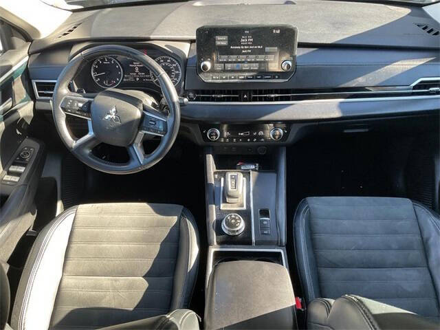 2022 Mitsubishi Outlander SE