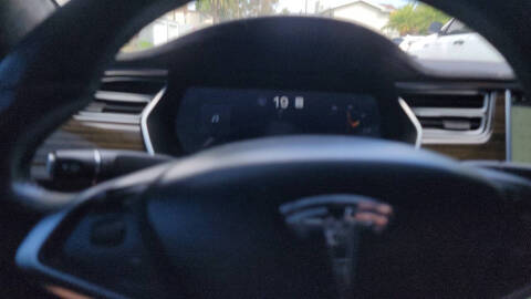 2015 Tesla Model S 70