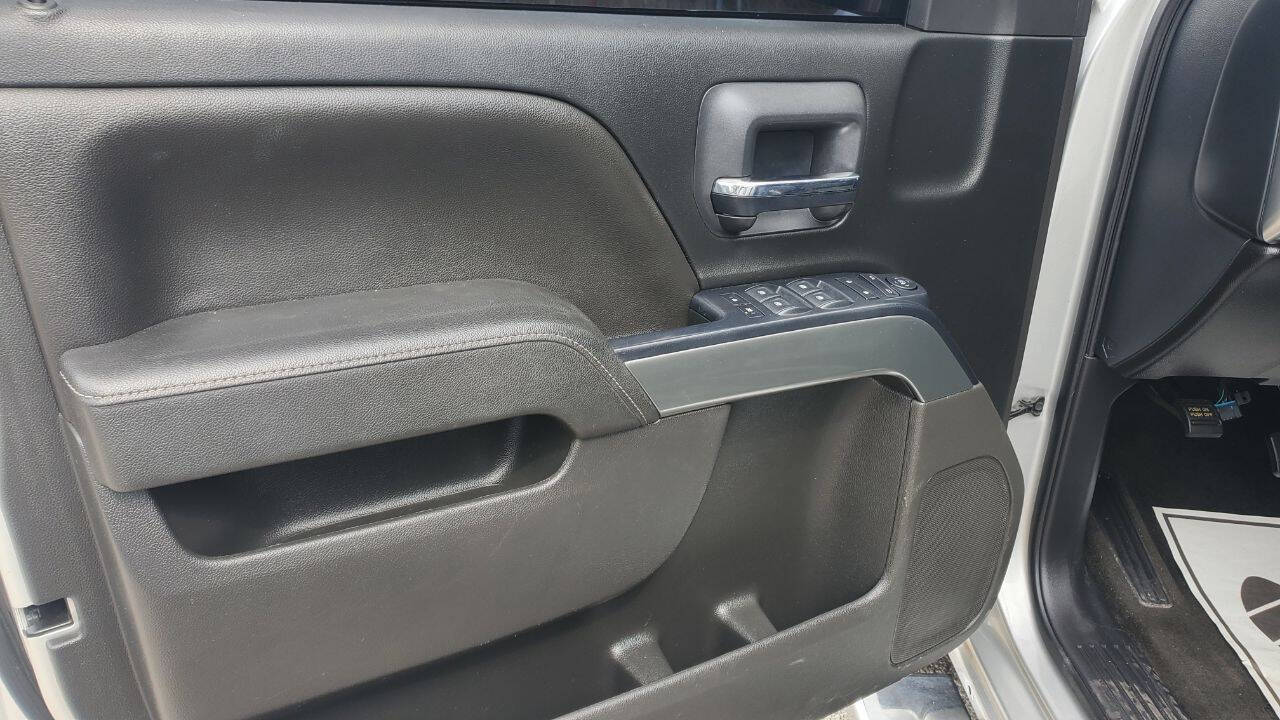 Used Car 2018 Chevrolet Silverado 1500  Lt 4x2 4dr Crew Cab 6.5 Ft. Sb For Sale Under $30,000 In San Antonio, Texas