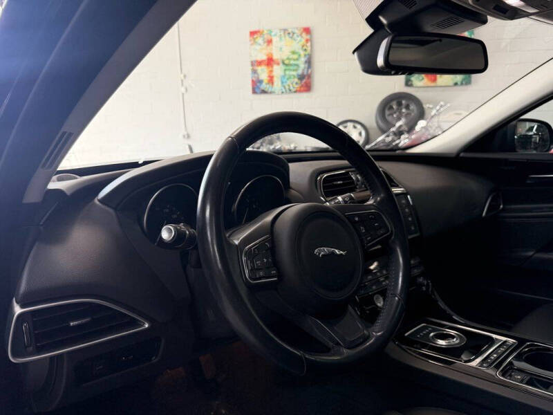 2017 Jaguar XE 25t Premium