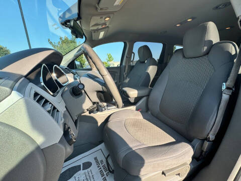 2011 Chevrolet Traverse LS