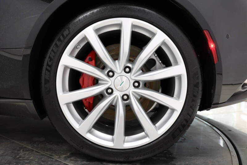 2018 Aston Martin DB11 V12