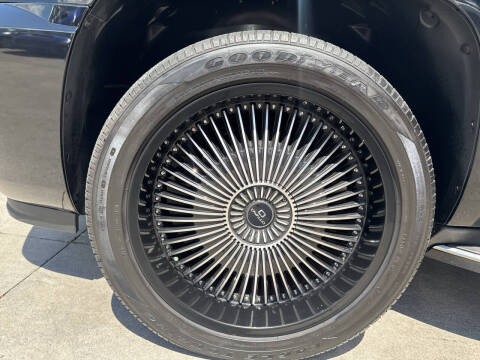 2012 Cadillac Escalade Luxury