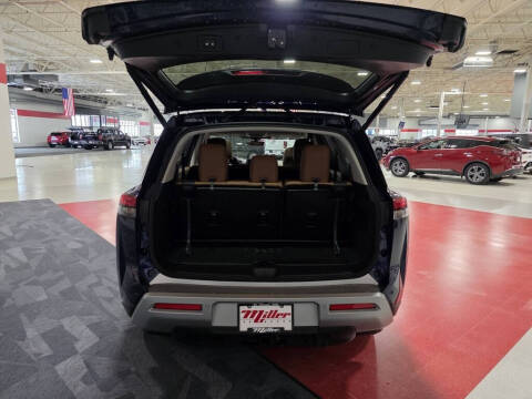 2025 Nissan Pathfinder Platinum