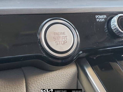 2023 Kia Carnival SX