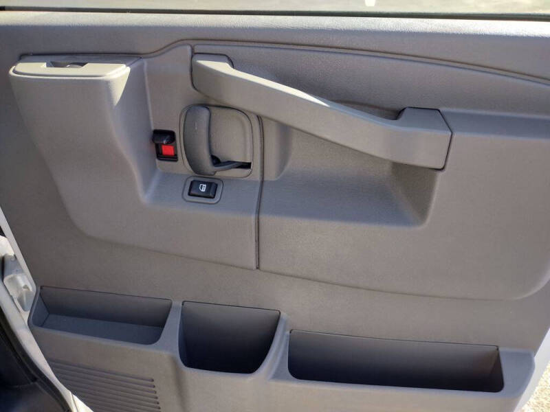 2025 Chevrolet Express 2500