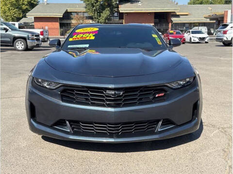 2021 Chevrolet Camaro for sale at Armando Auto Sales in Fresno CA