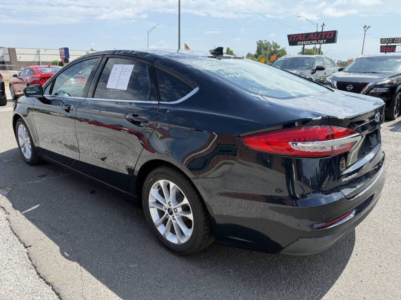 2020 Ford Fusion SE