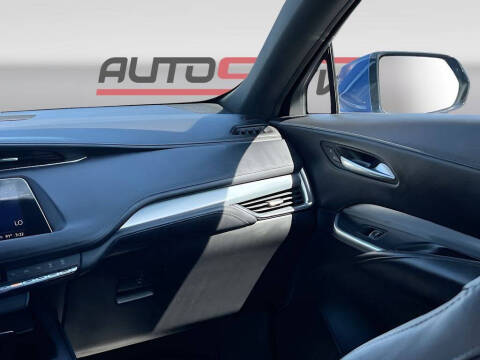 2022 Cadillac XT4 Premium Luxury
