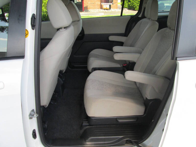 2012 Mazda MAZDA5 Touring