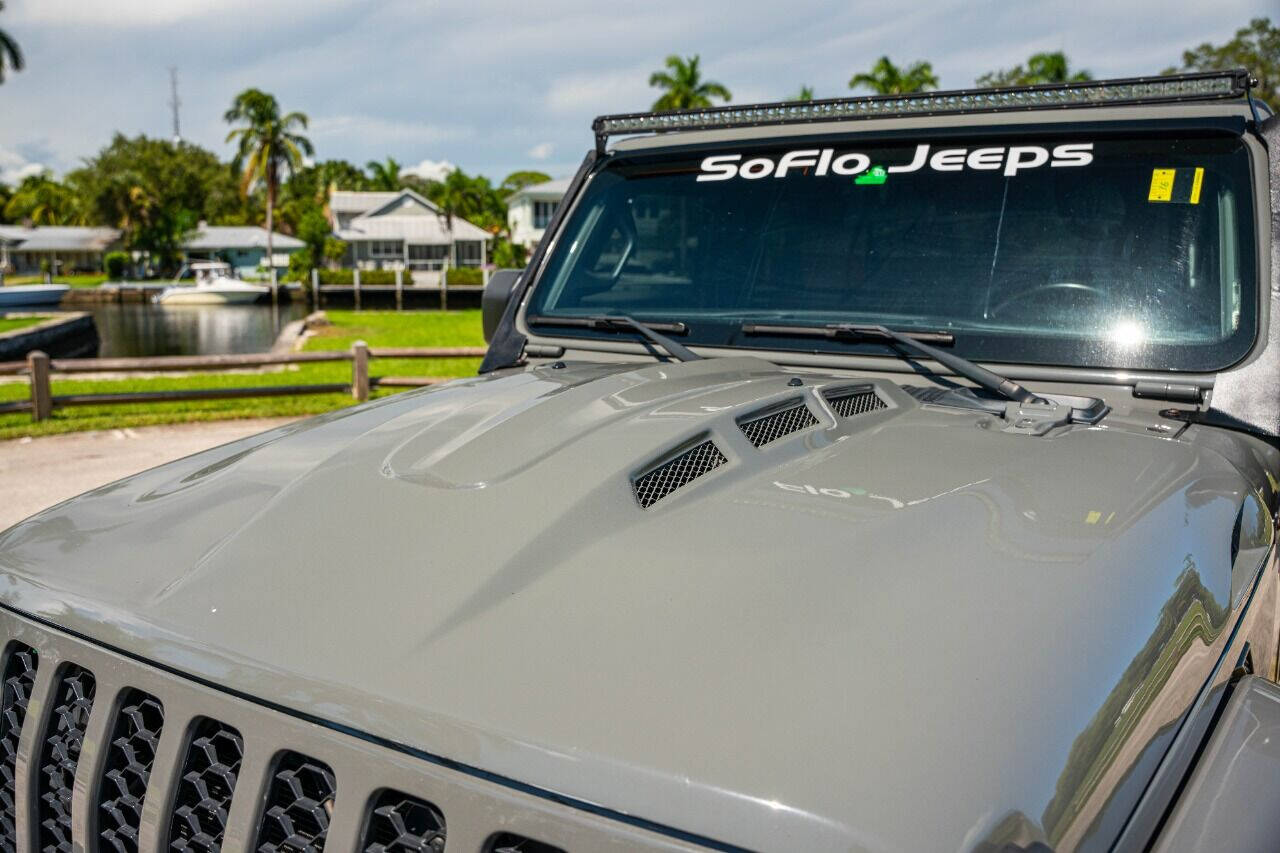 2021 JEEP Gladiator Pickup - $56,999