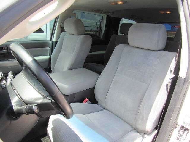 2013 Toyota Sequoia SR5