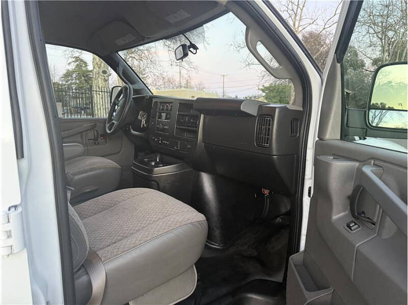 2019 GMC Savana 3500