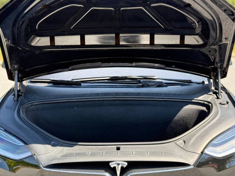 2019 Tesla Model X Standard Range