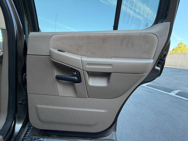 2005 Ford Explorer XLT