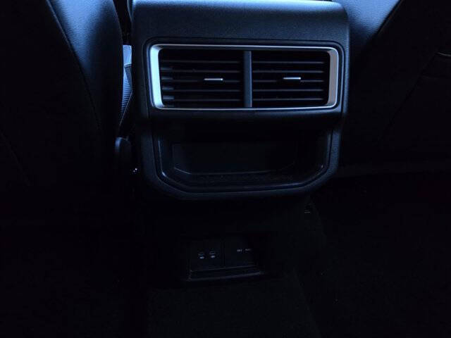 2025 Volkswagen Atlas Cross Sport SE 4Motion