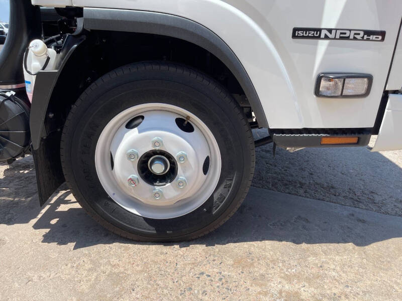 2024 Isuzu NPR-HD