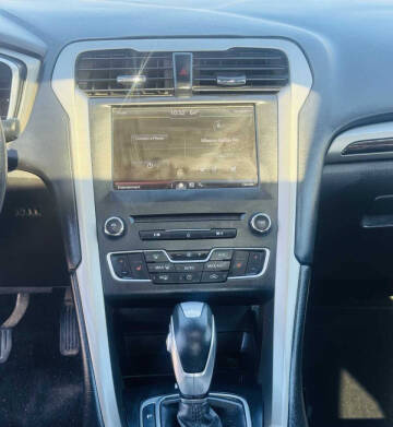 2016 Ford Fusion Hybrid SE