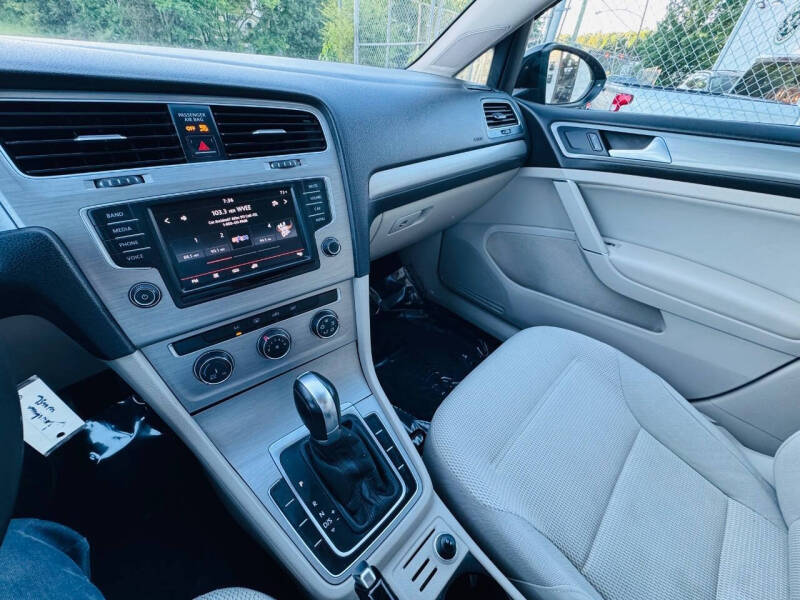2016 Volkswagen Golf TSI S