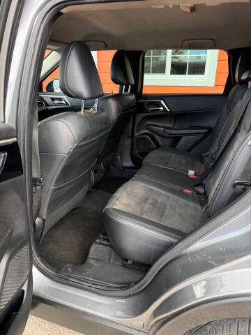 2022 Mitsubishi Outlander SE
