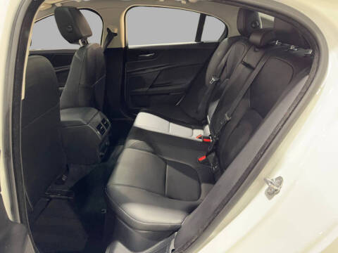 2018 Jaguar XE 25t Premium