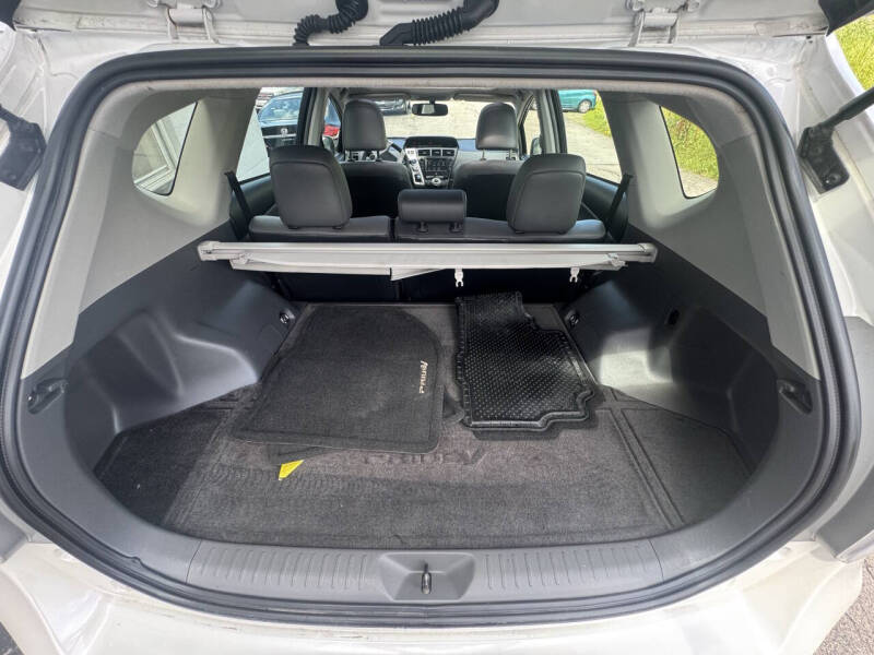 2012 Toyota Prius v Five