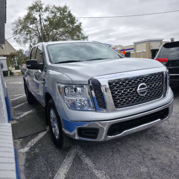 2017 Nissan Titan SV