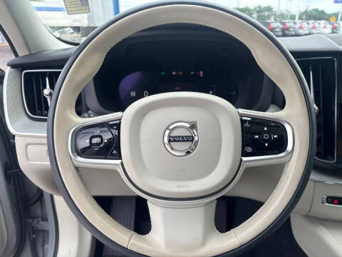 2025 Volvo XC60 T8 Plus Dark Theme
