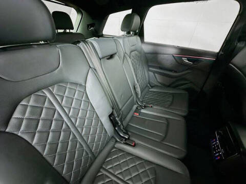 2025 Audi SQ7 4.0T quattro Premium Plus