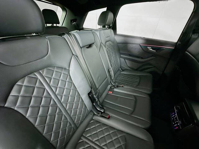 2025 Audi SQ7 4.0T quattro Premium Plus