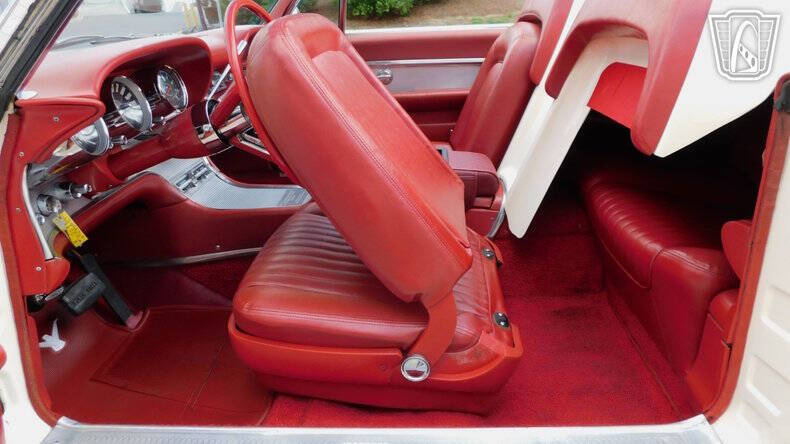 1962 Ford Thunderbird