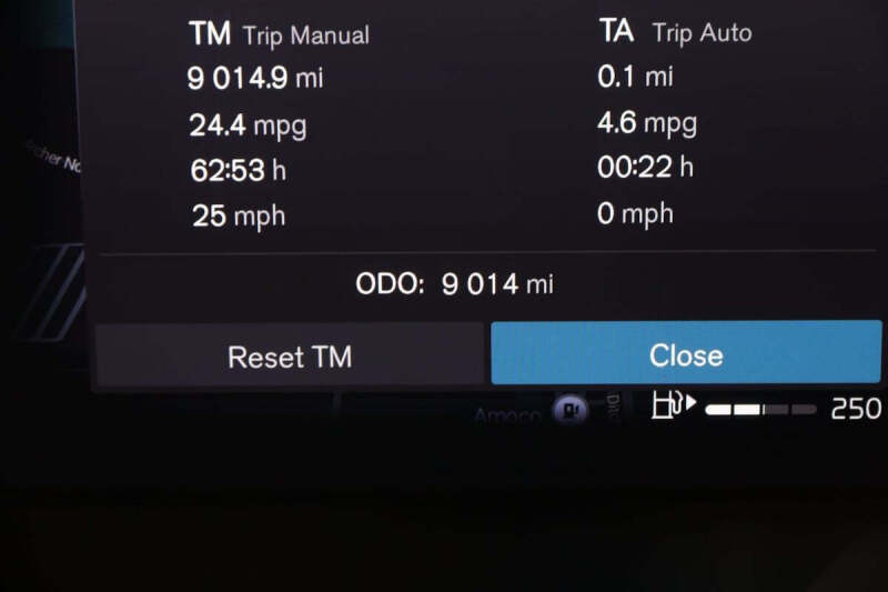 2025 Volvo XC90 B5 Plus Bright Theme