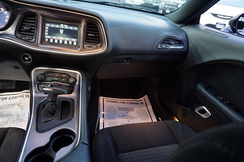 2021 Dodge Challenger SXT