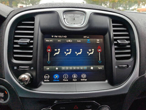 2022 Chrysler 300 Touring