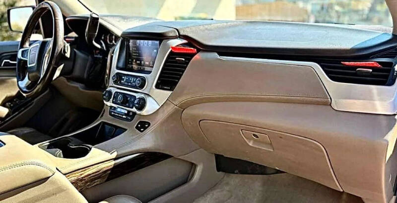 2017 GMC Yukon SLT