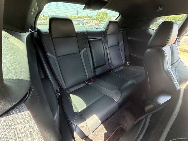 2017 Dodge Challenger SXT
