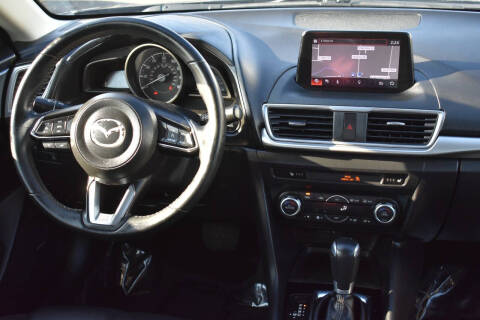 2018 Mazda MAZDA3 Touring