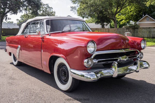 1952 Ford Crestline