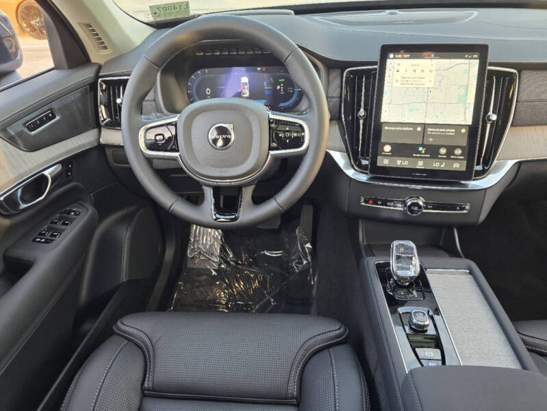 2025 Volvo XC90 T8 Ultra Bright Theme 7P