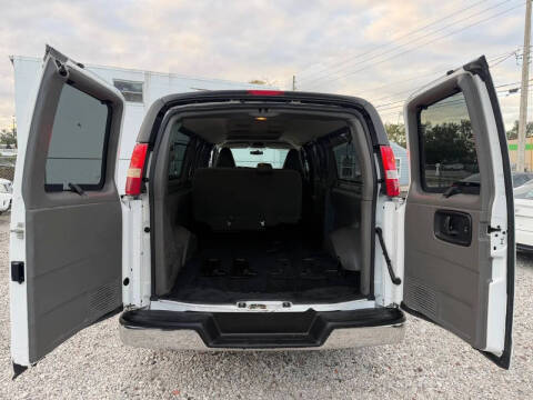 2017 Chevrolet Express LT 3500