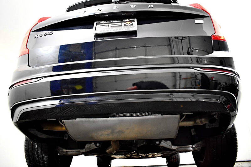 2022 Volvo XC90 Recharge T8 R-Design