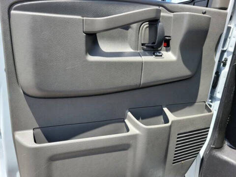 2025 Chevrolet Express LT 3500